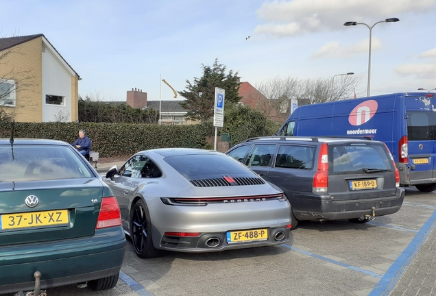 Porsche 992 Carrera 4S