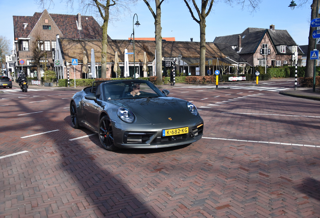 Porsche 992 Carrera 4S Cabriolet