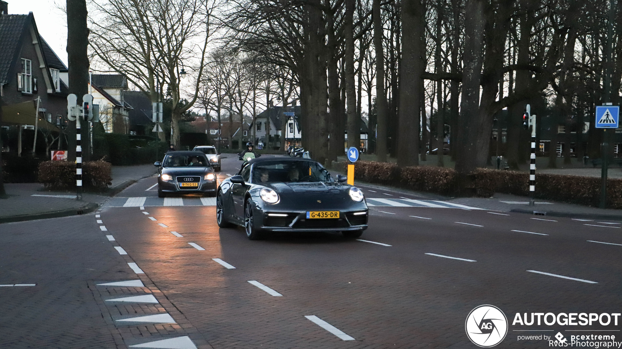 Porsche 992 Carrera 4S Cabriolet