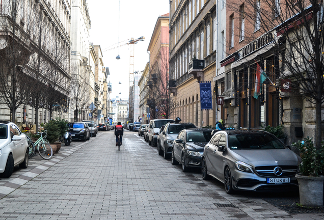 Mercedes-AMG A 45 W176 2015