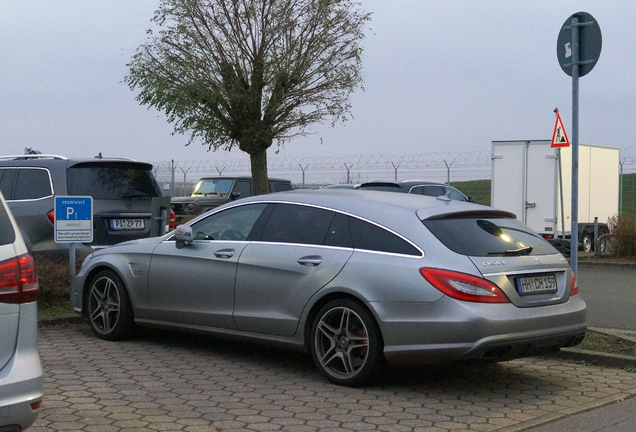 Mercedes-Benz CLS 63 AMG X218 Shooting Brake