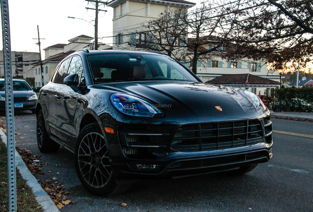 Porsche 95B Macan Turbo