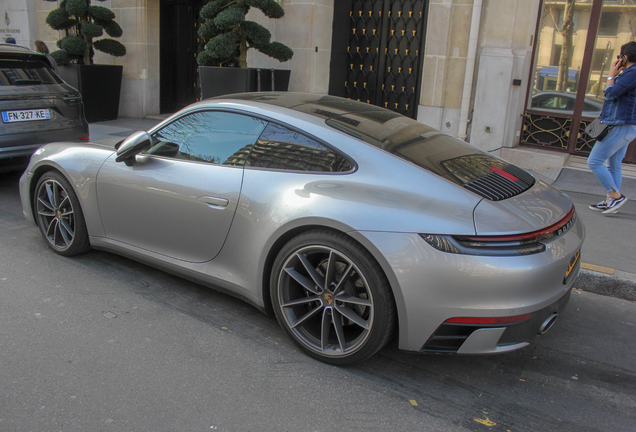 Porsche 992 Carrera 4S