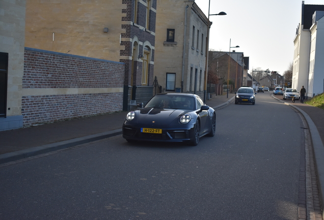 Porsche 992 Carrera 4S