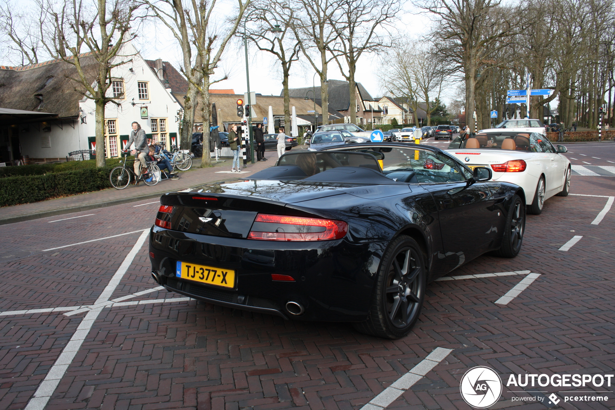 Aston Martin V8 Vantage Roadster