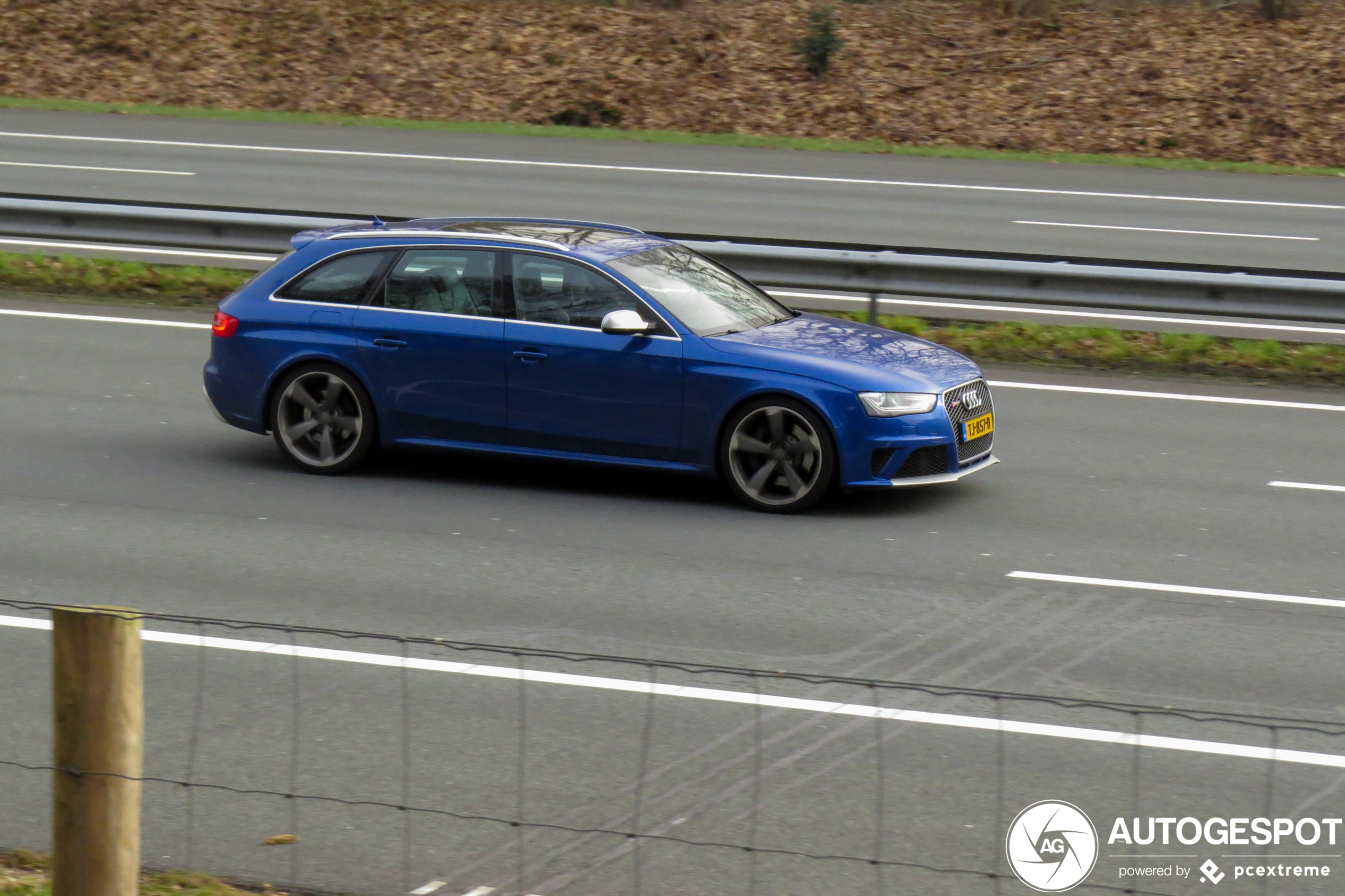 Audi RS4 Avant B8