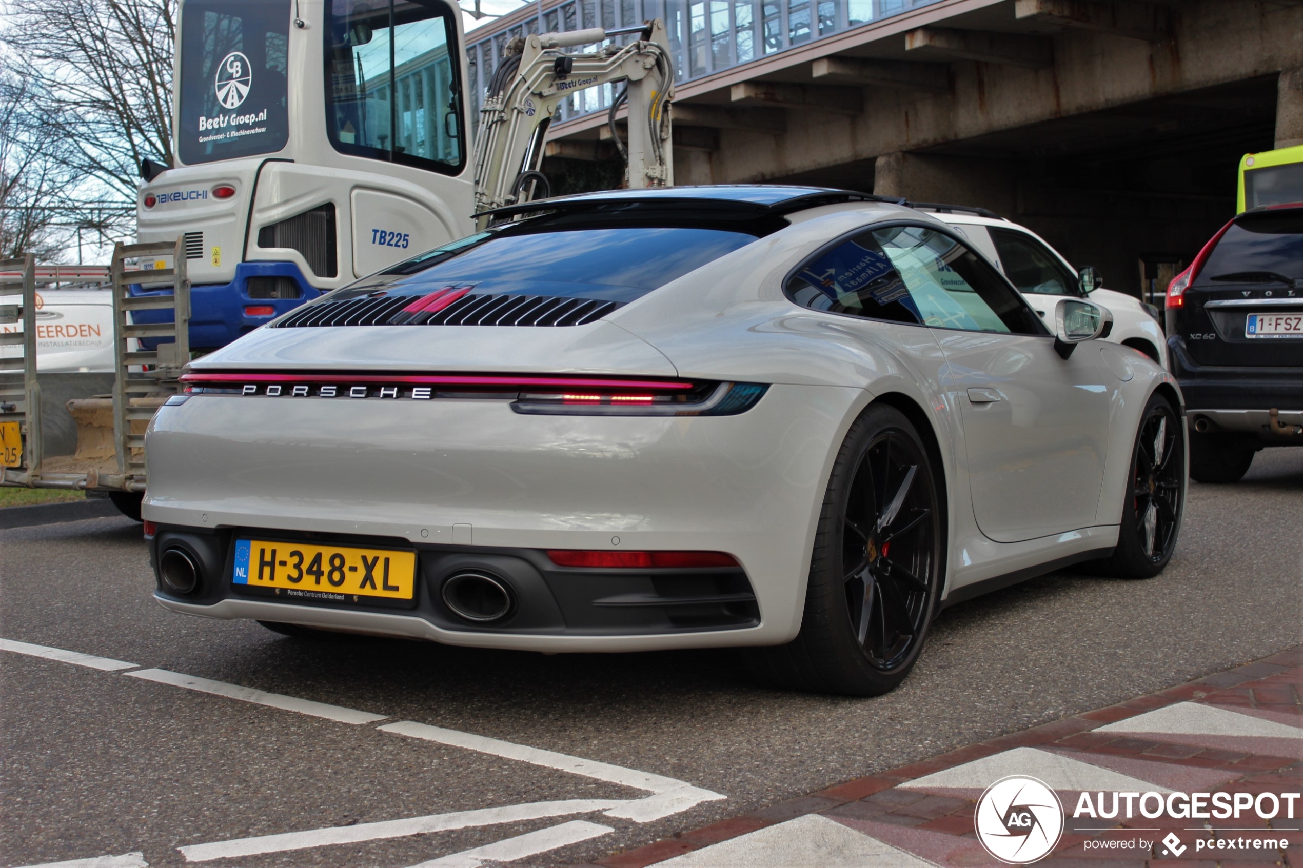 Porsche 992 Carrera 4S