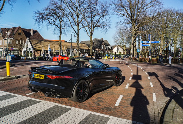 Jaguar F-TYPE R AWD Convertible