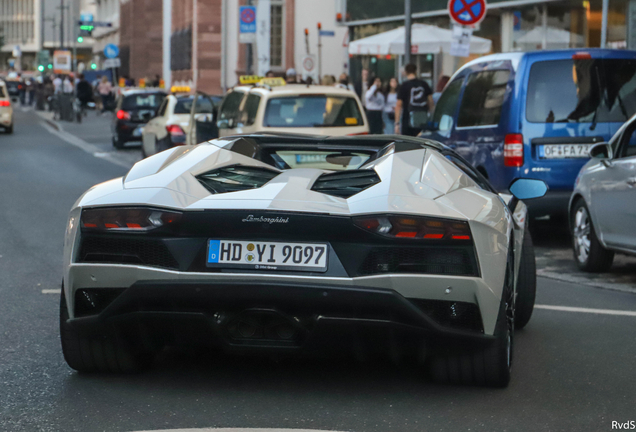 Lamborghini Aventador S LP740-4 Roadster