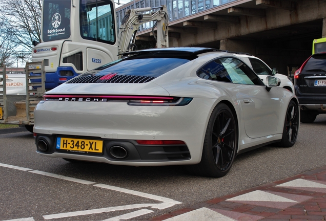 Porsche 992 Carrera 4S