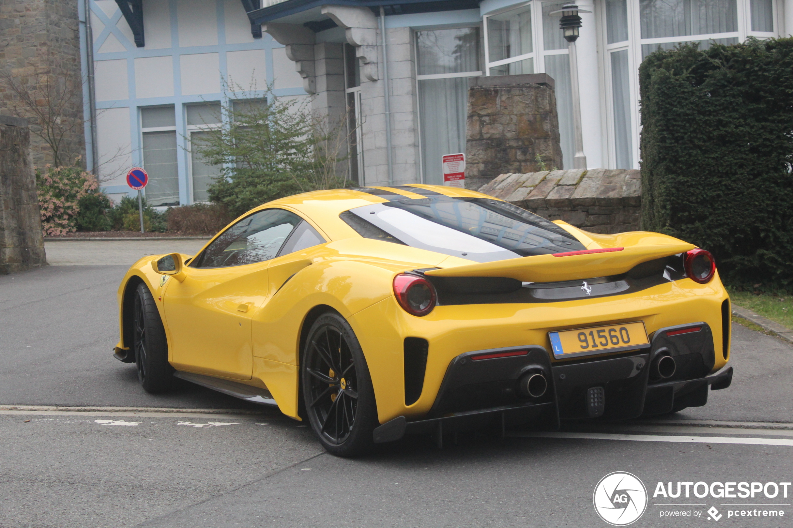 Ferrari 488 Pista