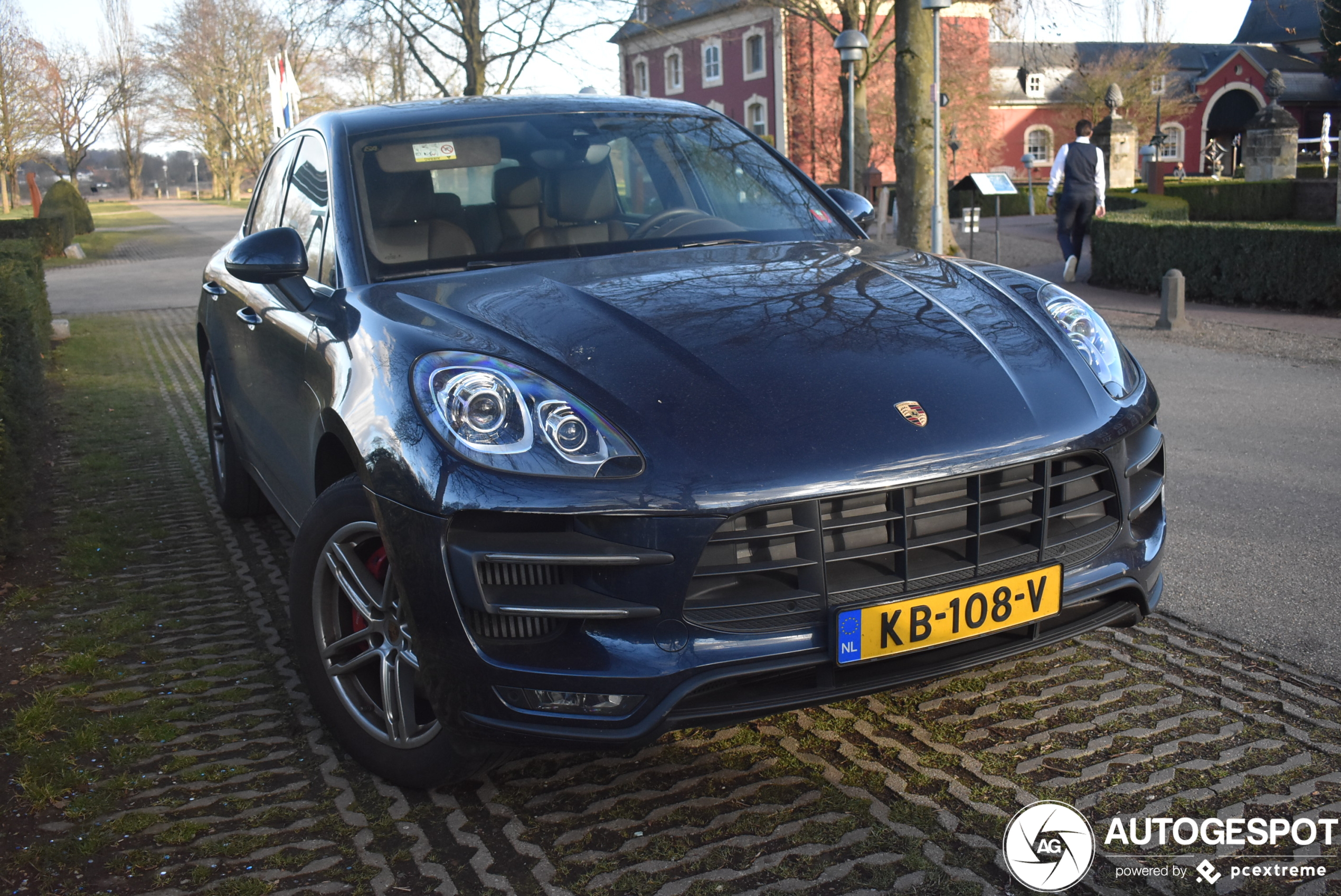 Porsche 95B Macan Turbo