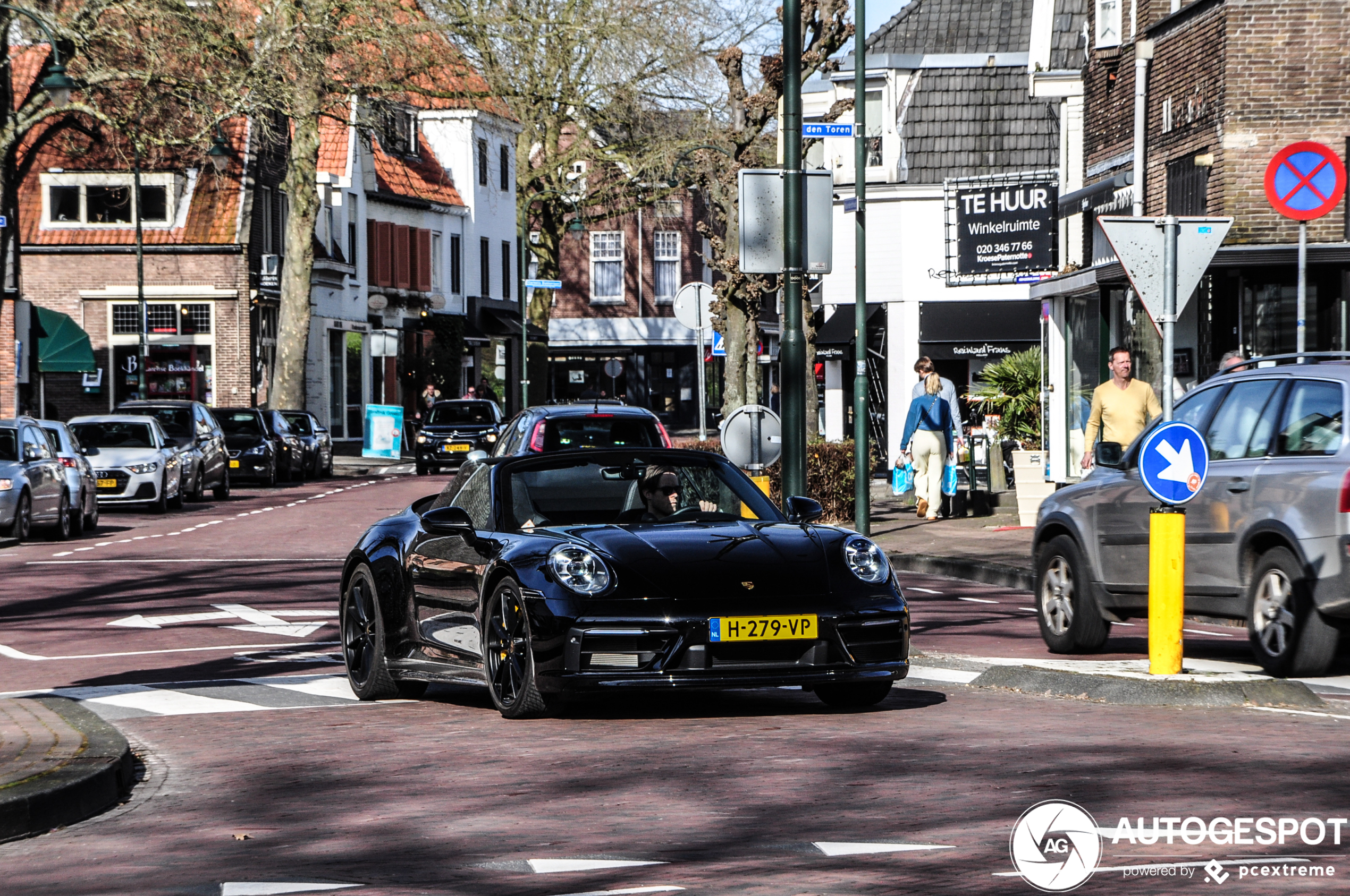 Porsche 992 Carrera 4S Cabriolet