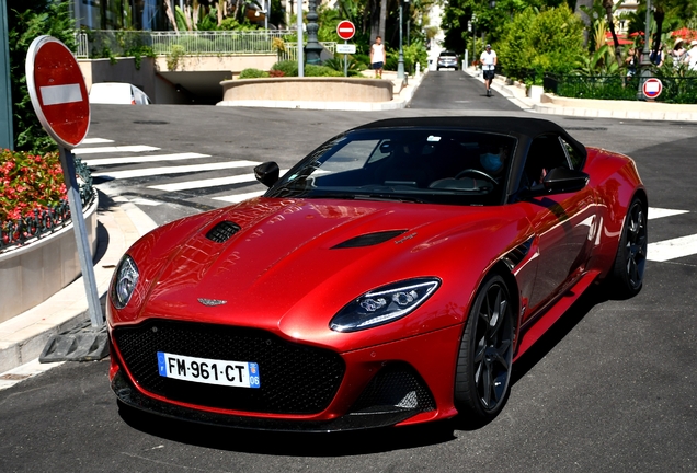 Aston Martin DBS Superleggera Volante