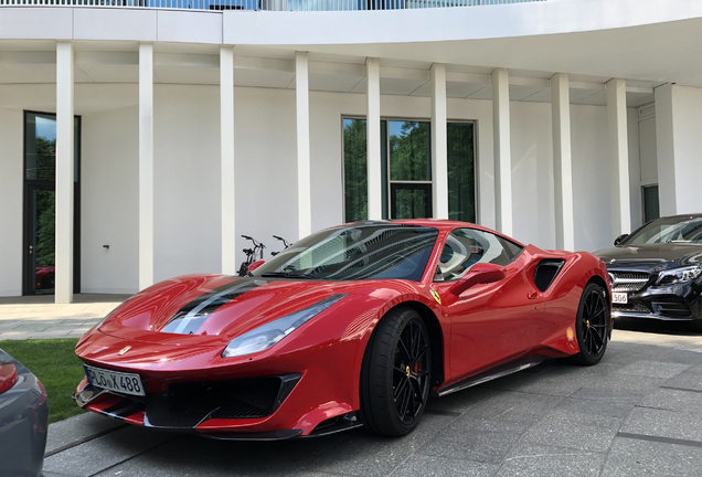 Ferrari 488 Pista