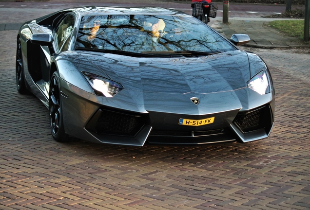 Lamborghini Aventador LP700-4