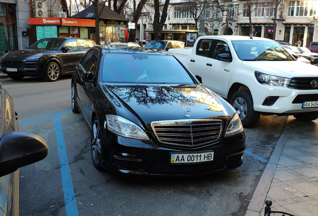 Mercedes-Benz S 65 AMG V221 2010