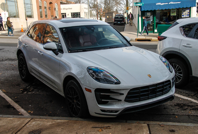 Porsche 95B Macan Turbo