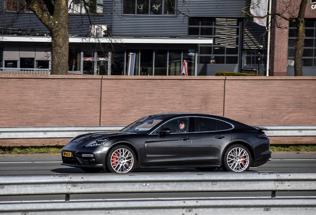 Porsche 971 Panamera Turbo