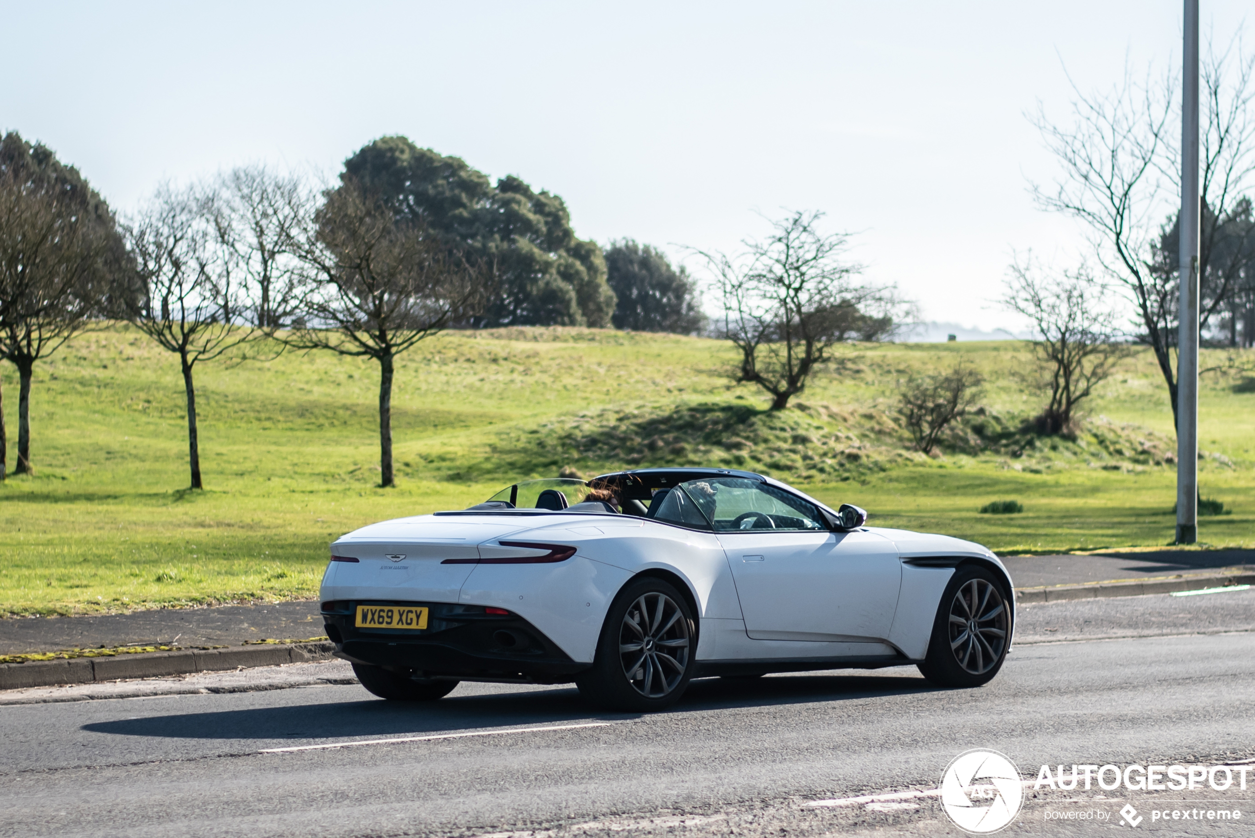 Aston Martin DB11 V8 Volante