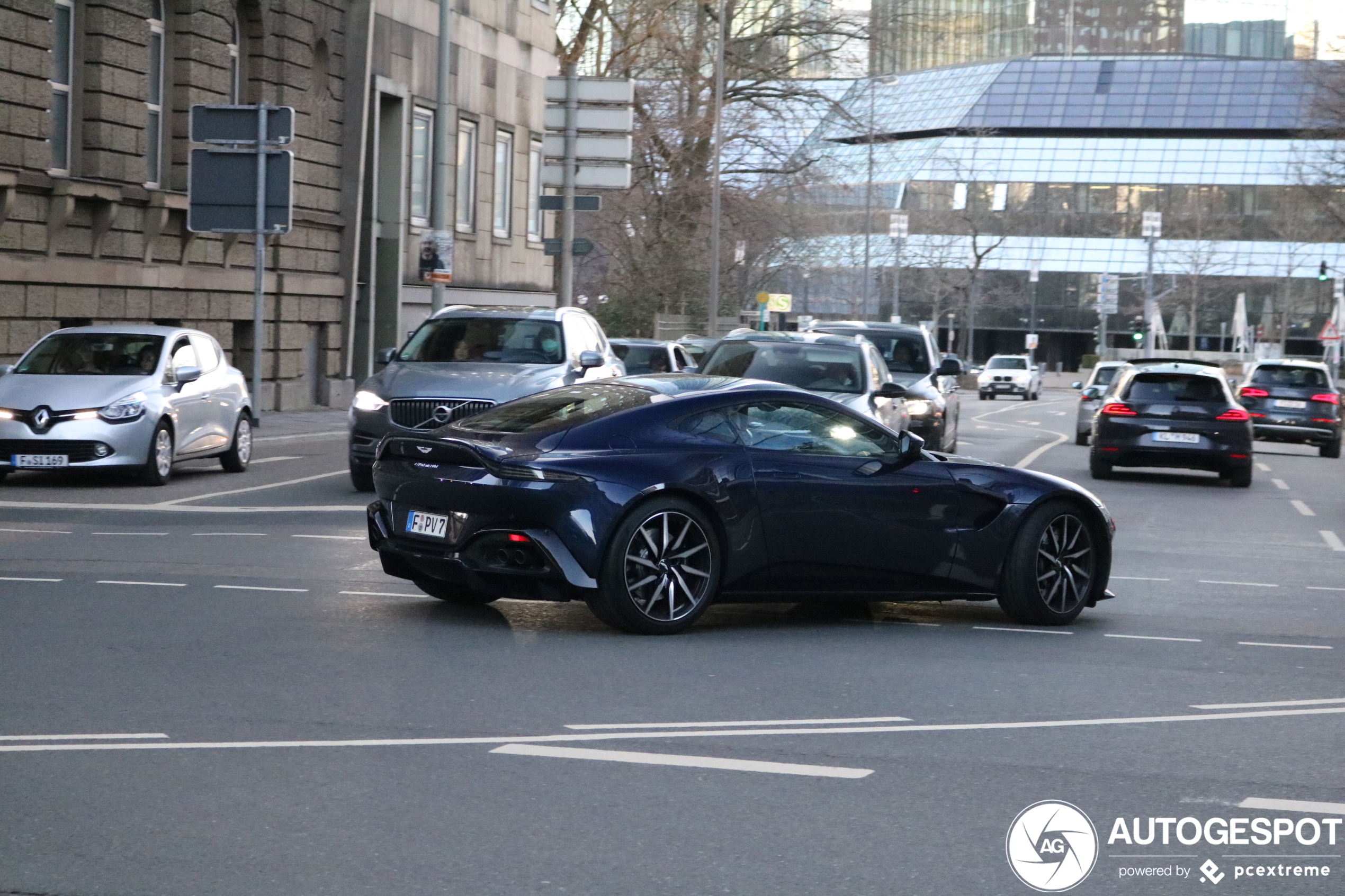 Aston Martin V8 Vantage 2018