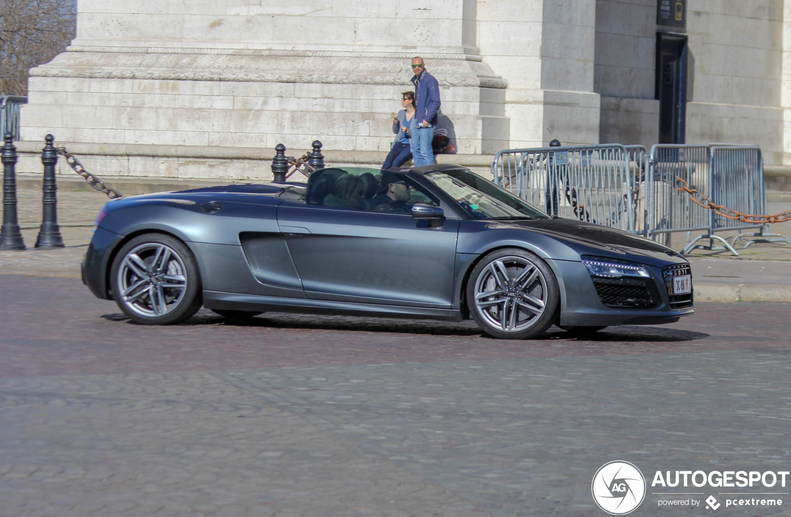 Audi R8 V10 Spyder 2013