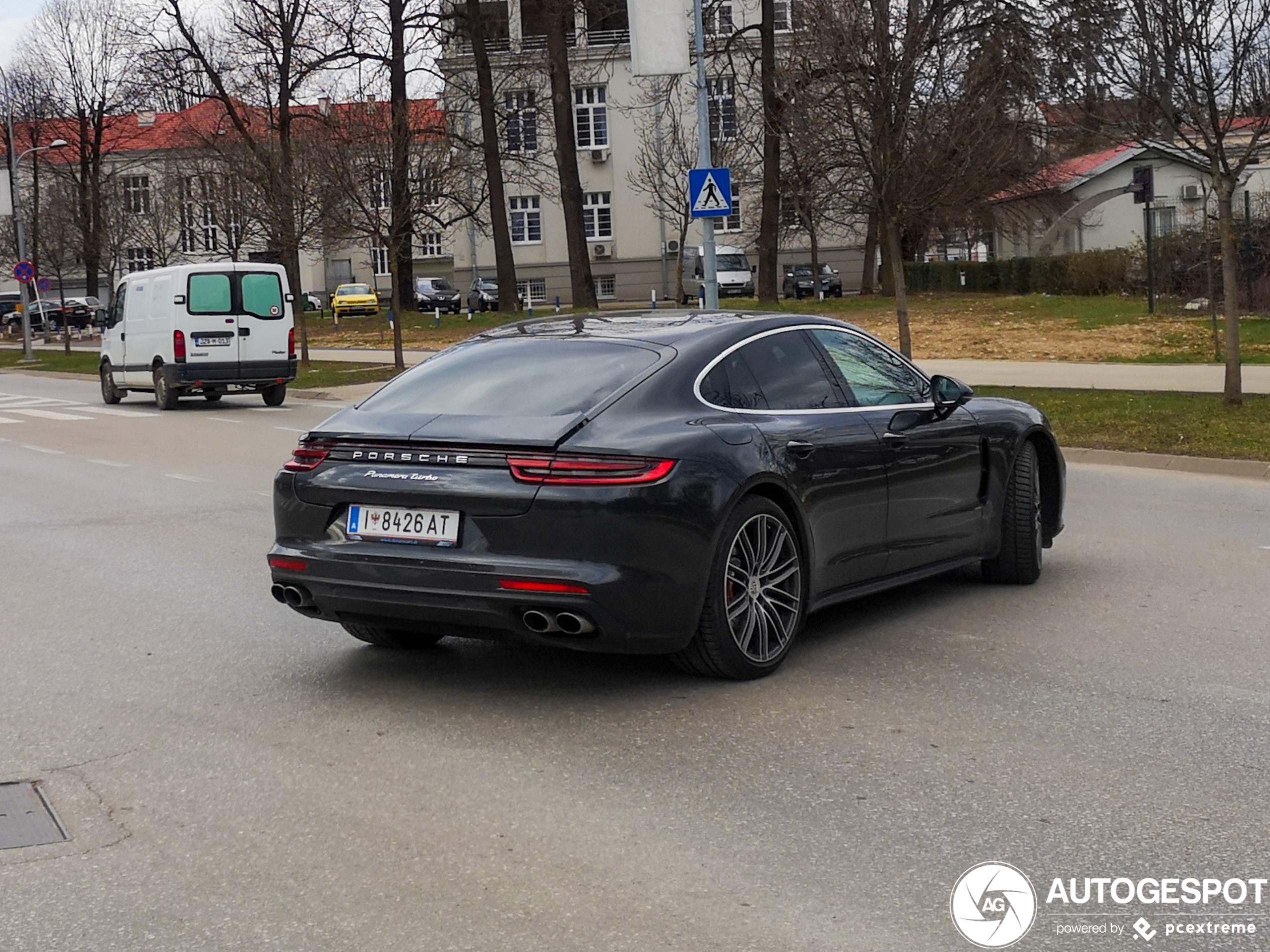 Porsche 971 Panamera Turbo