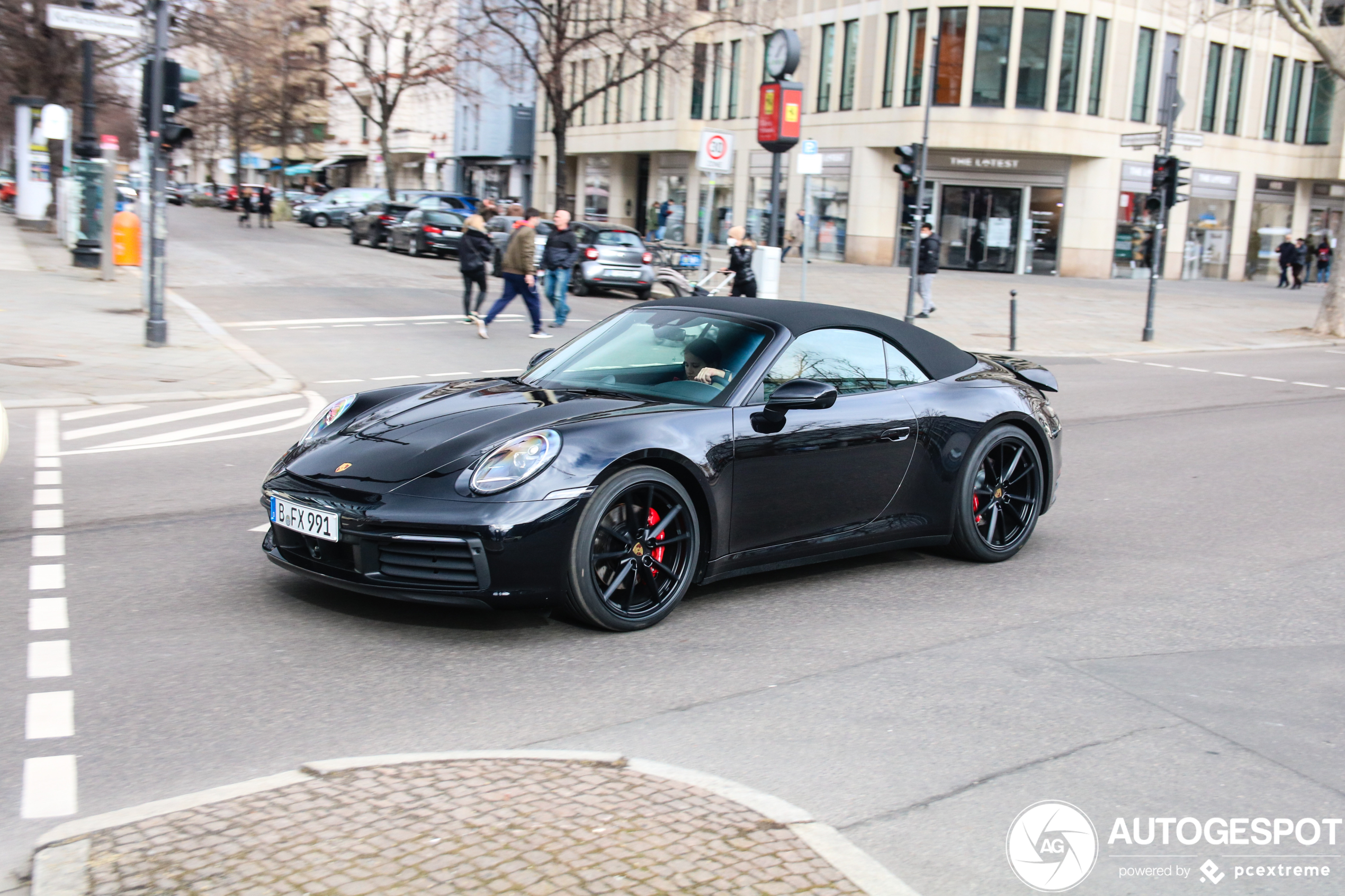 Porsche 992 Carrera 4S Cabriolet