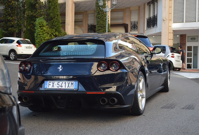 Ferrari GTC4Lusso