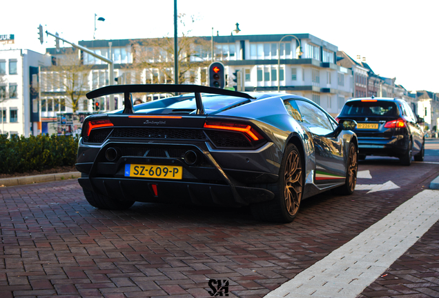 Lamborghini Huracán LP640-4 Performante