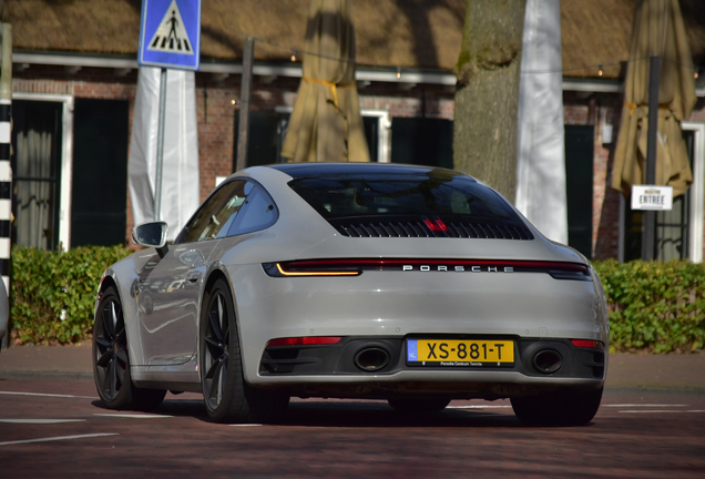 Porsche 992 Carrera 4S