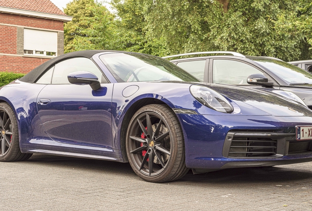 Porsche 992 Carrera 4S Cabriolet