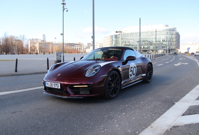 Porsche 992 Targa 4S Heritage Design Edition