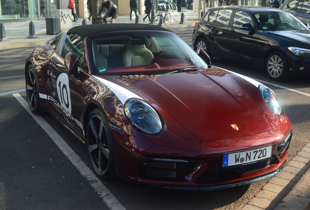 Porsche 992 Targa 4S Heritage Design Edition