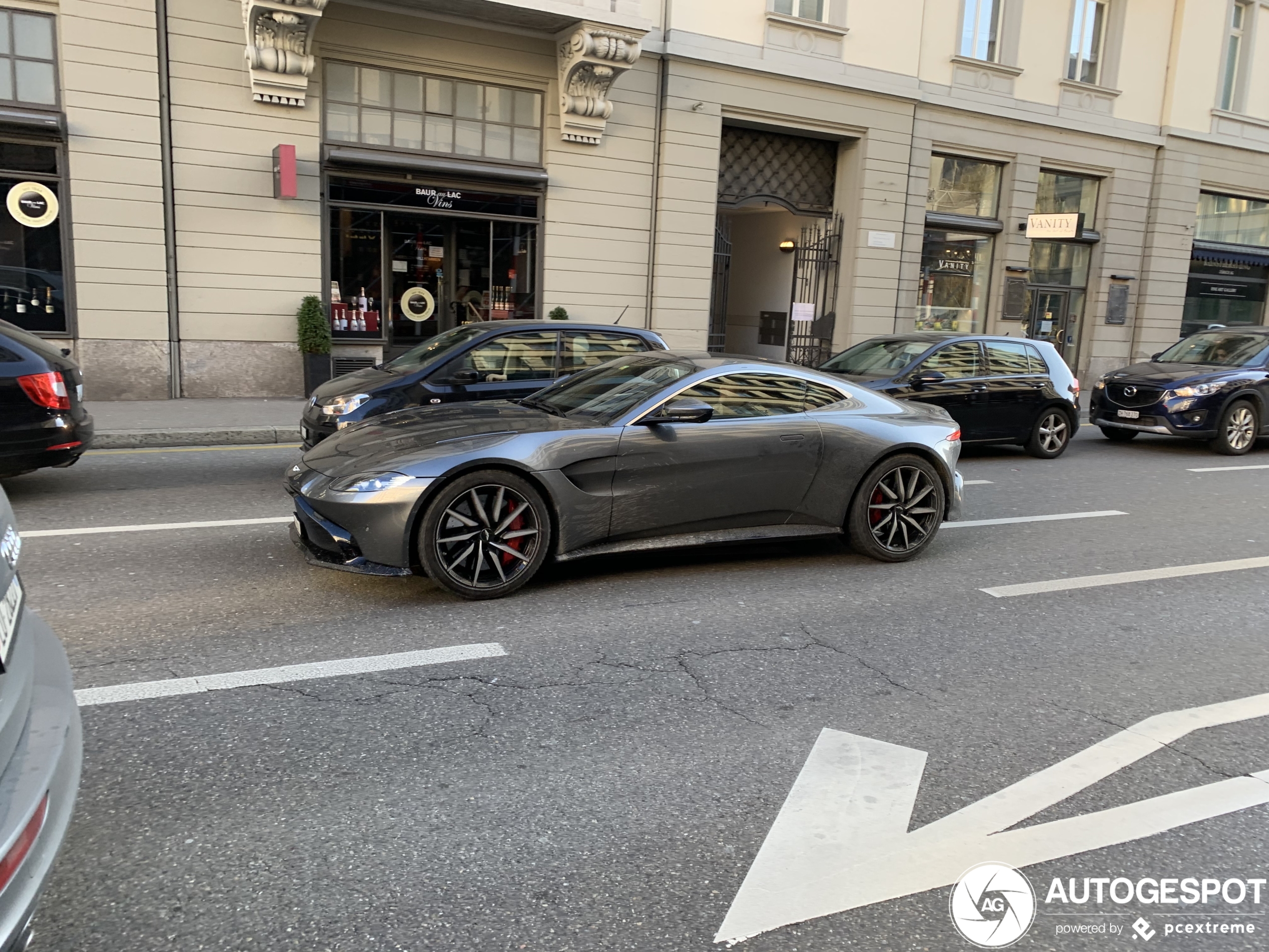 Aston Martin V8 Vantage 2018