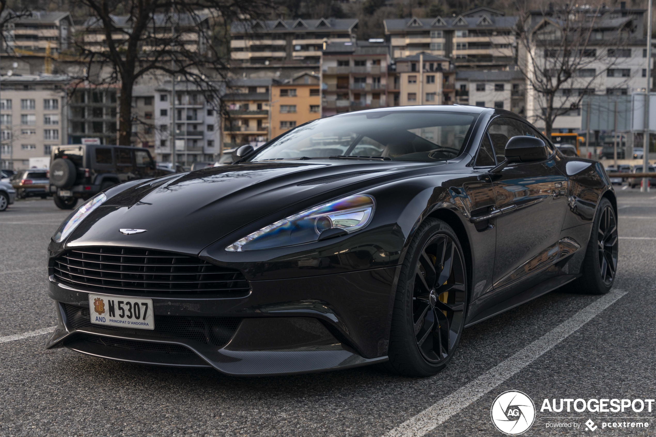 Aston Martin Vanquish 2013