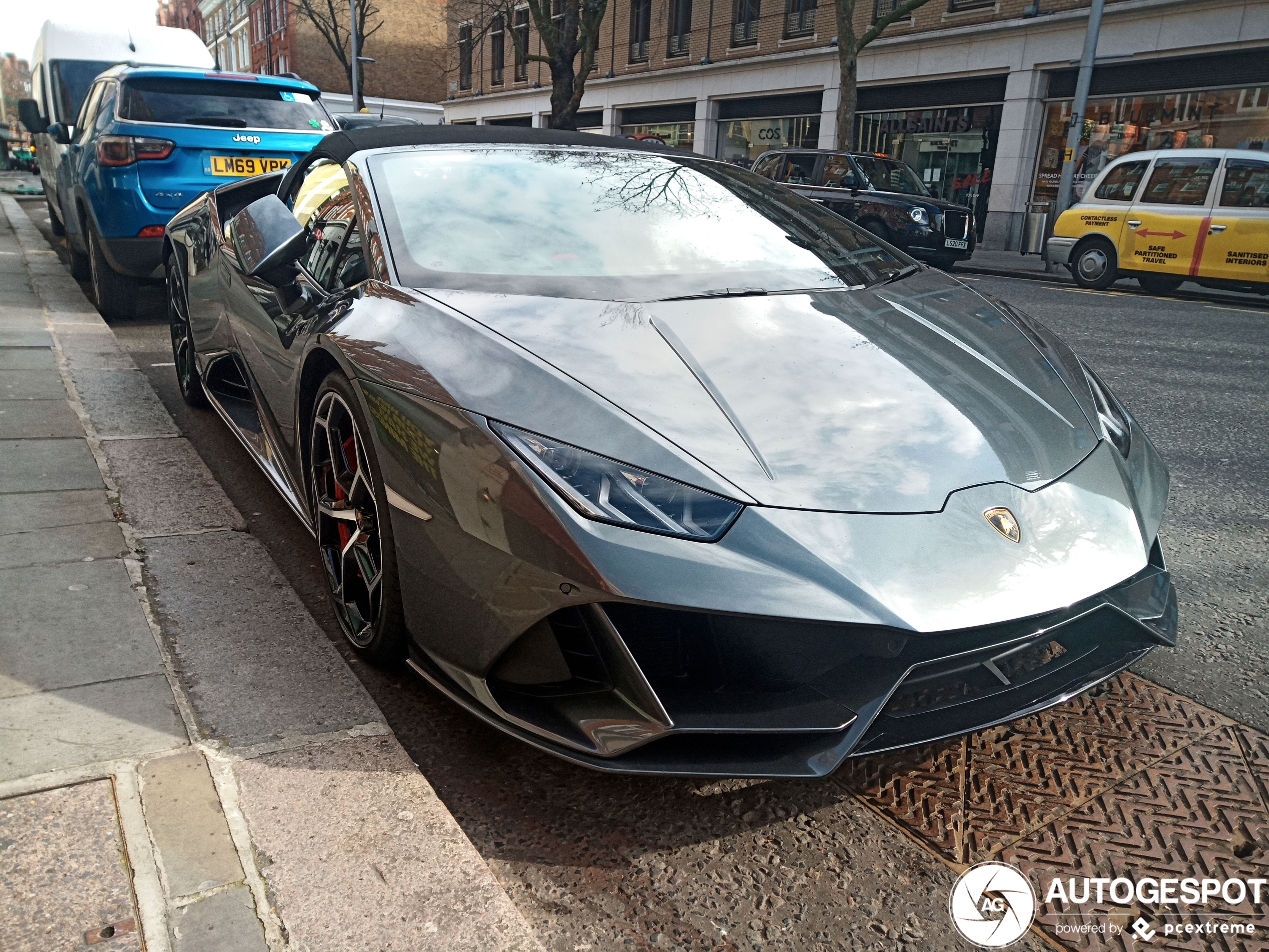 Lamborghini Huracán LP640-4 EVO Spyder