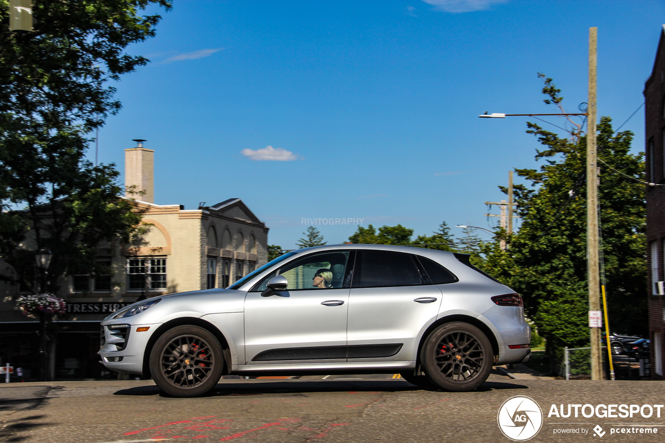 Porsche 95B Macan GTS