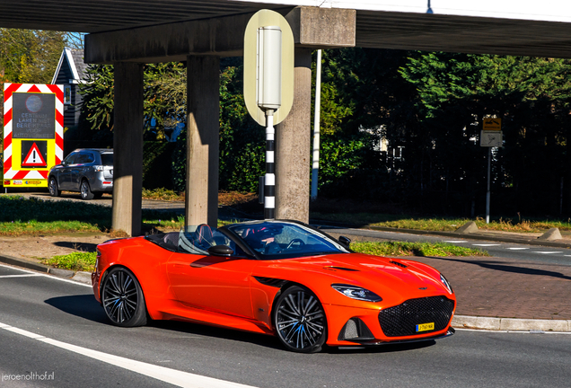 Aston Martin DBS Superleggera Volante