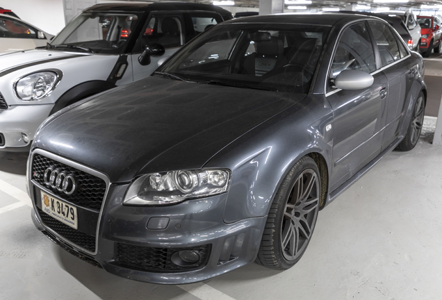 Audi RS4 Sedan