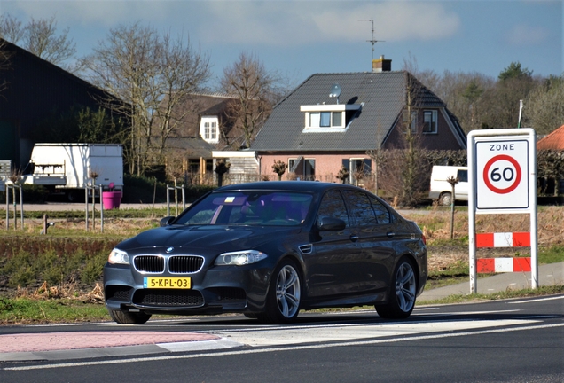 BMW M5 F10 2011