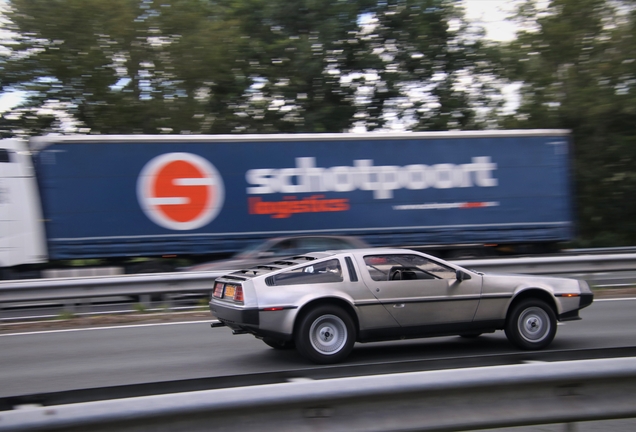 DeLorean DMC-12