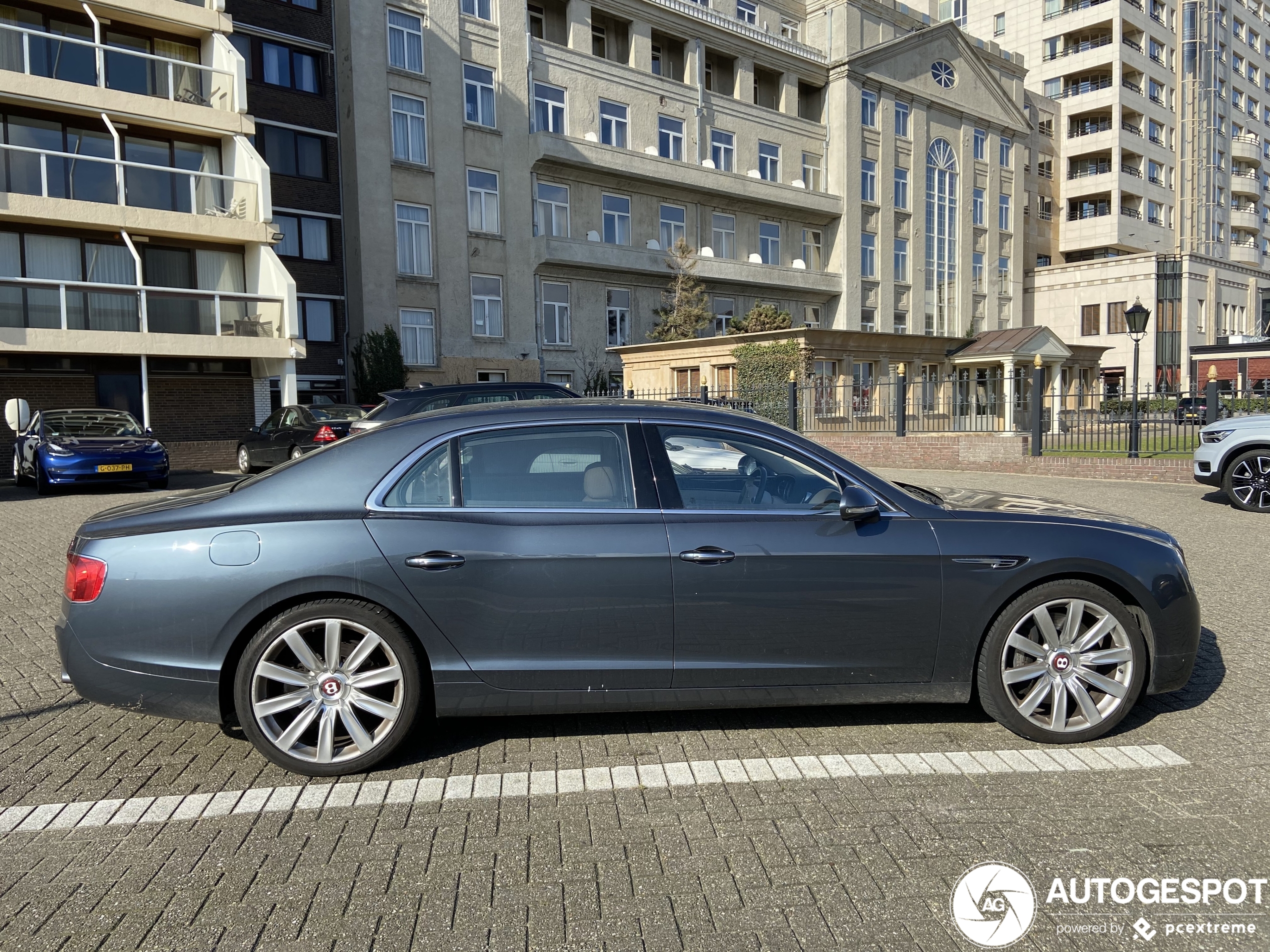 Bentley Flying Spur V8