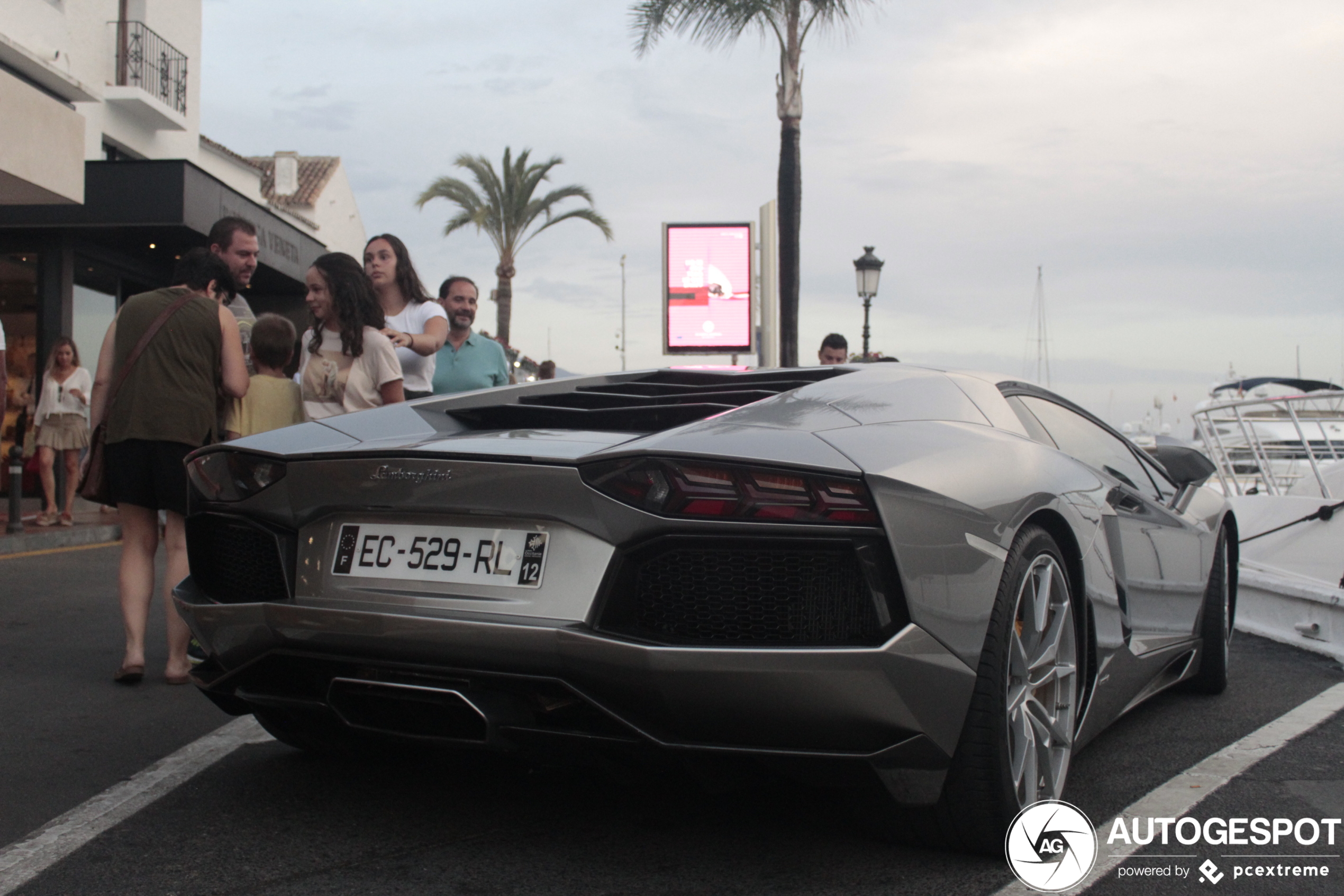 Lamborghini Aventador LP700-4