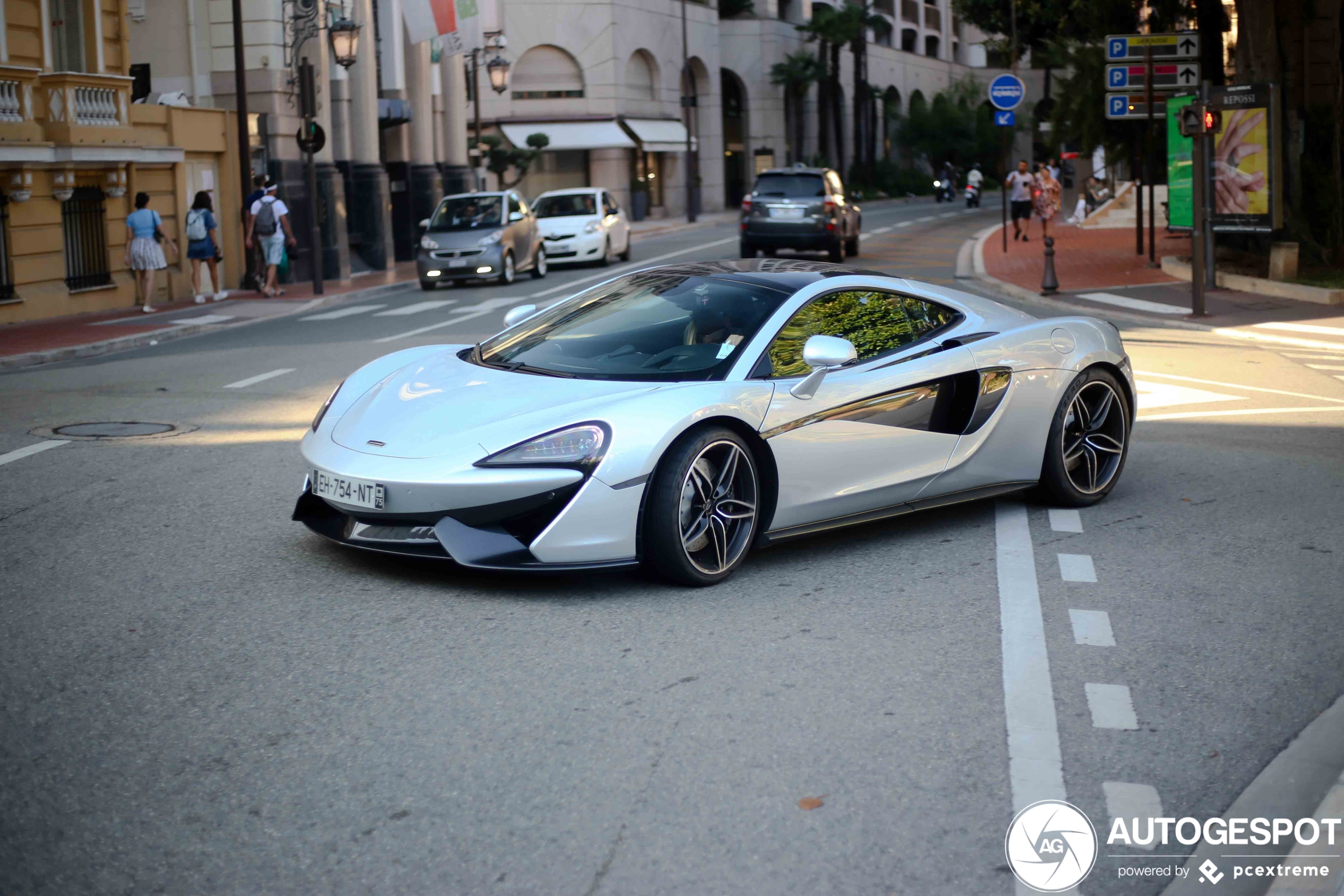 McLaren 570GT