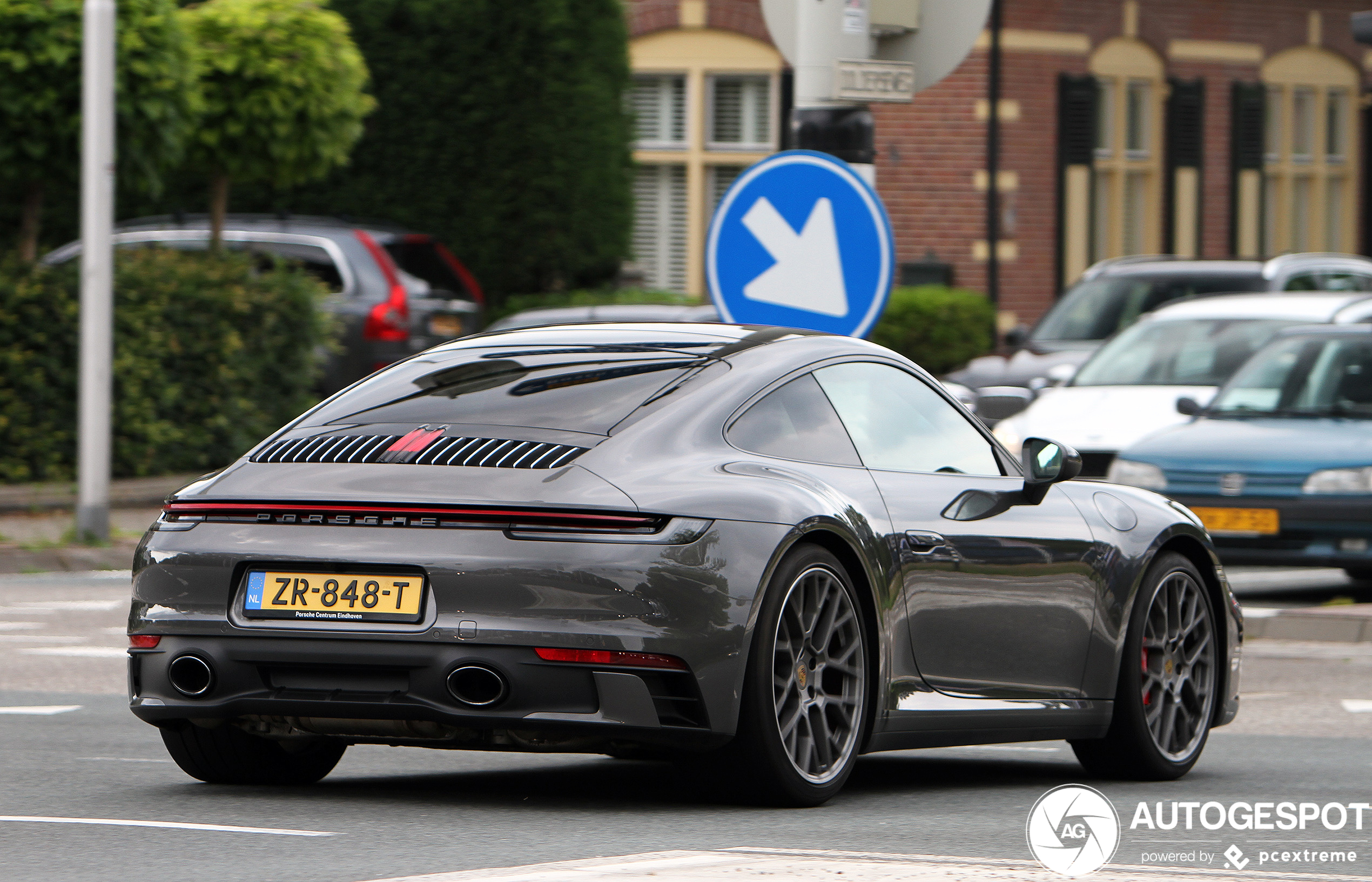 Porsche 992 Carrera 4S