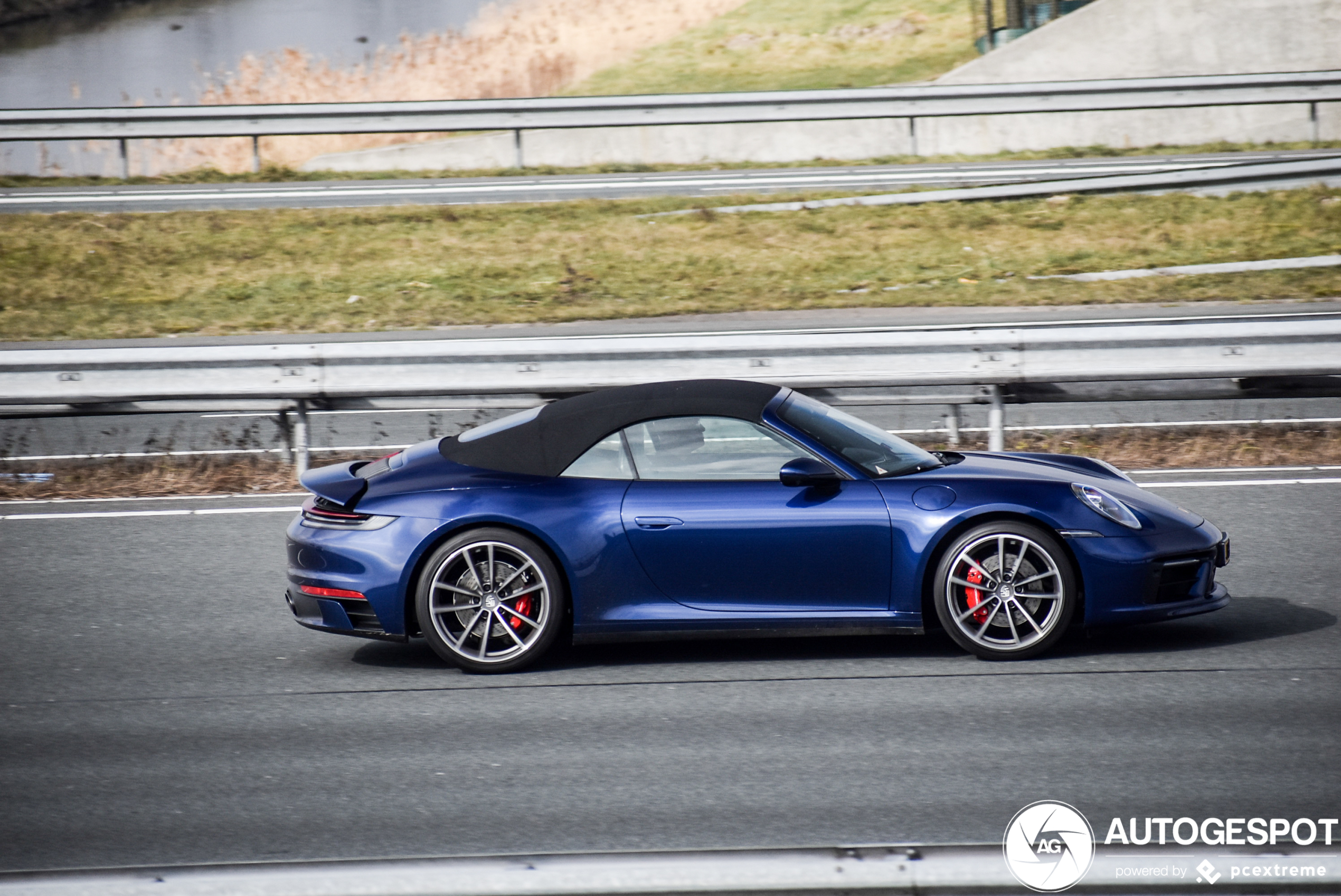 Porsche 992 Carrera 4S Cabriolet