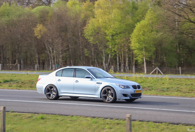 BMW M5 E60 2005