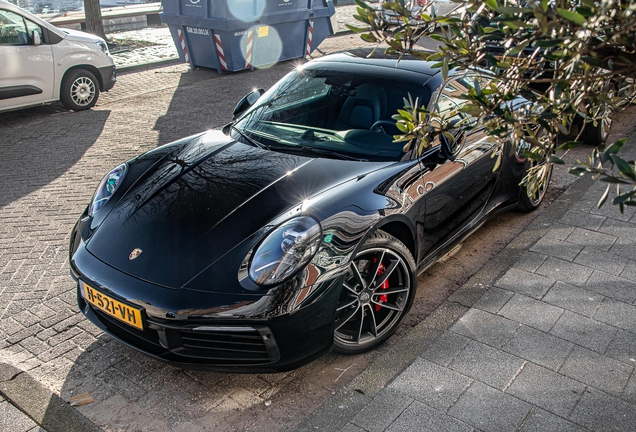 Porsche 992 Carrera 4S