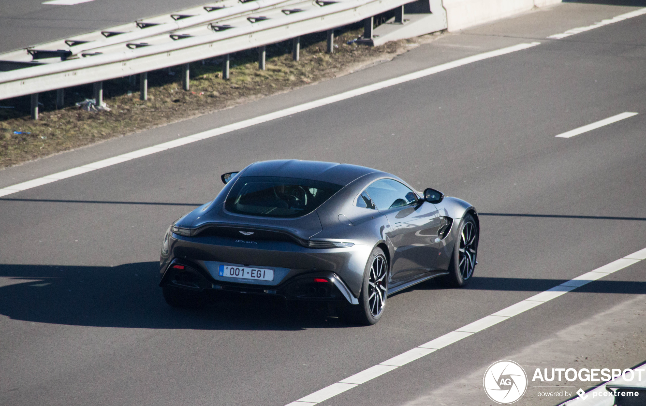 Aston Martin V8 Vantage 2018